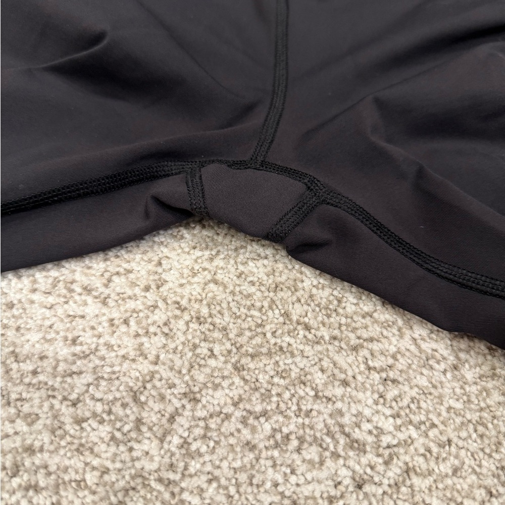 Black Ruched Lululemon Crop - Picture 2 of 5